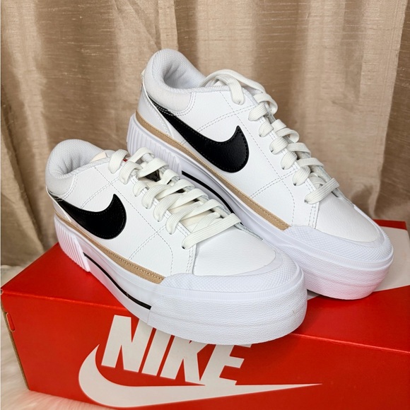 Nike Womens Nike Court Legacy Lift White Black Shoes - Picture 2 of 9